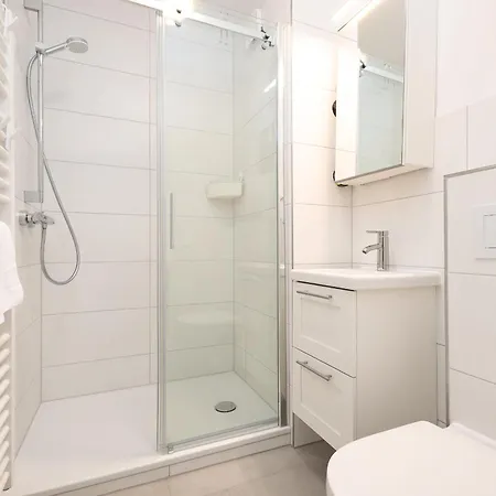 Promenade 5a Koje 33 شونبيرجر ستراند