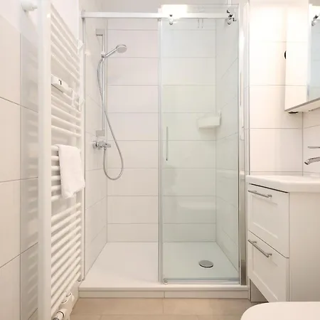 Promenade 5a Koje 33 شونبيرجر ستراند